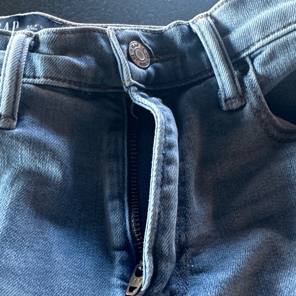 GAP Men's Classic Straight Jeans - Picture 5 of 7